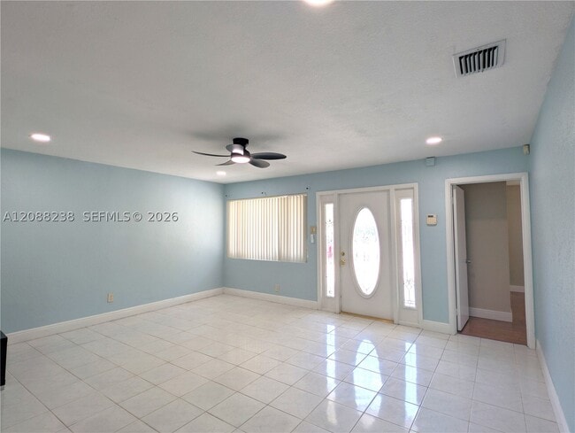 Building Photo - 2912 Sunshine Blvd