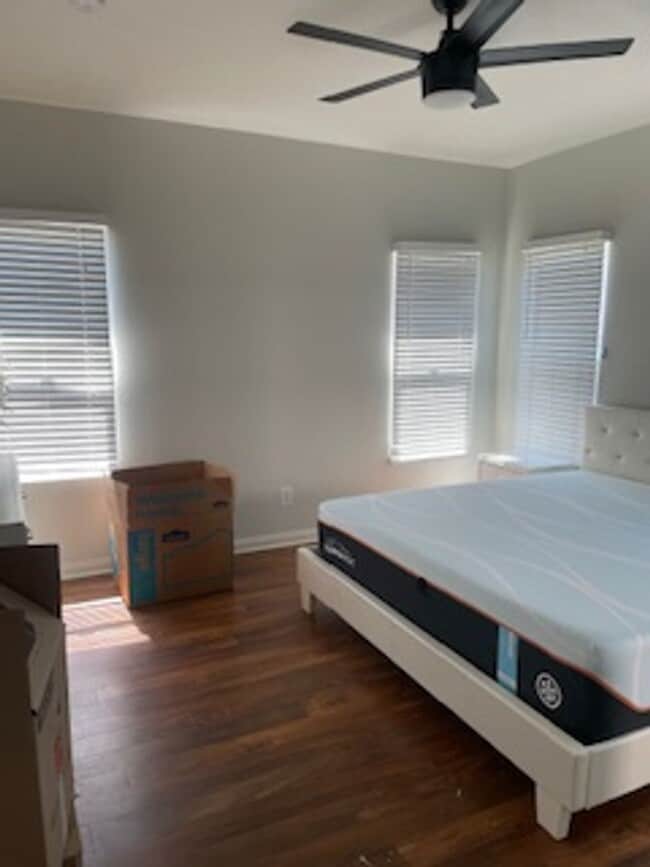 Building Photo - Your Ideal Haven Awaits!