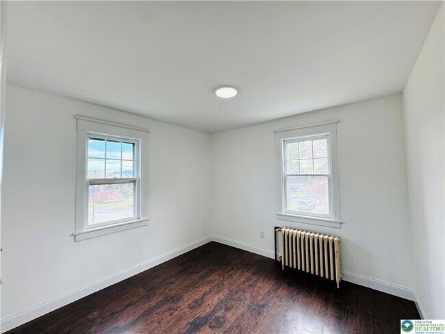 Building Photo - 2619 Broad St