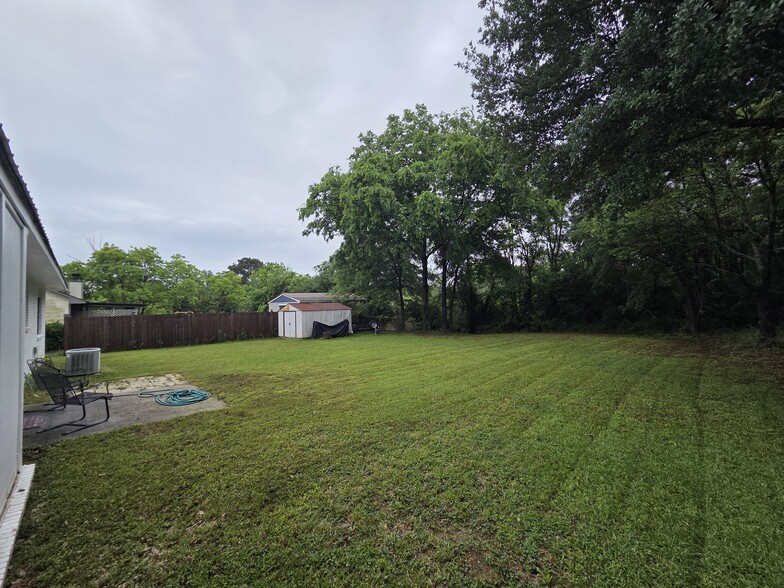 Building Photo - 128 Bluegrass Dr