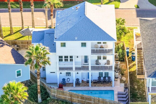 Building Photo - 707 Parkplace-SI ID1036727P