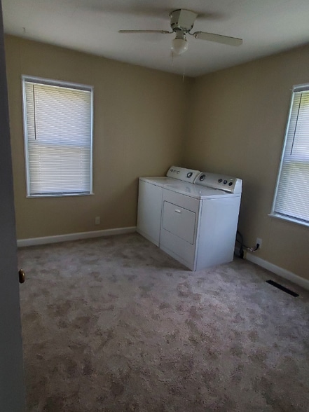 Building Photo - 722 Wildwood Dr