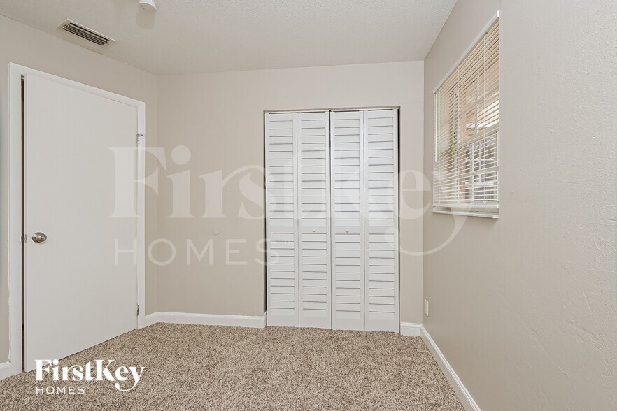 Building Photo - 1443 7th St