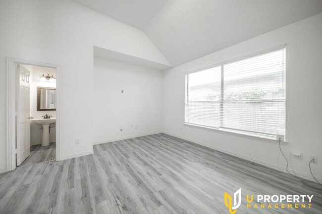 Building Photo - Stylish 3-Bedroom Home in Flower Mound