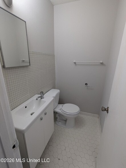 Building Photo - 7594 Rockingham Dr