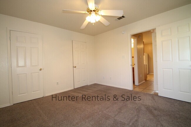 Building Photo - Updated 3-Bedroom, 2-Bath Townhome with Do...