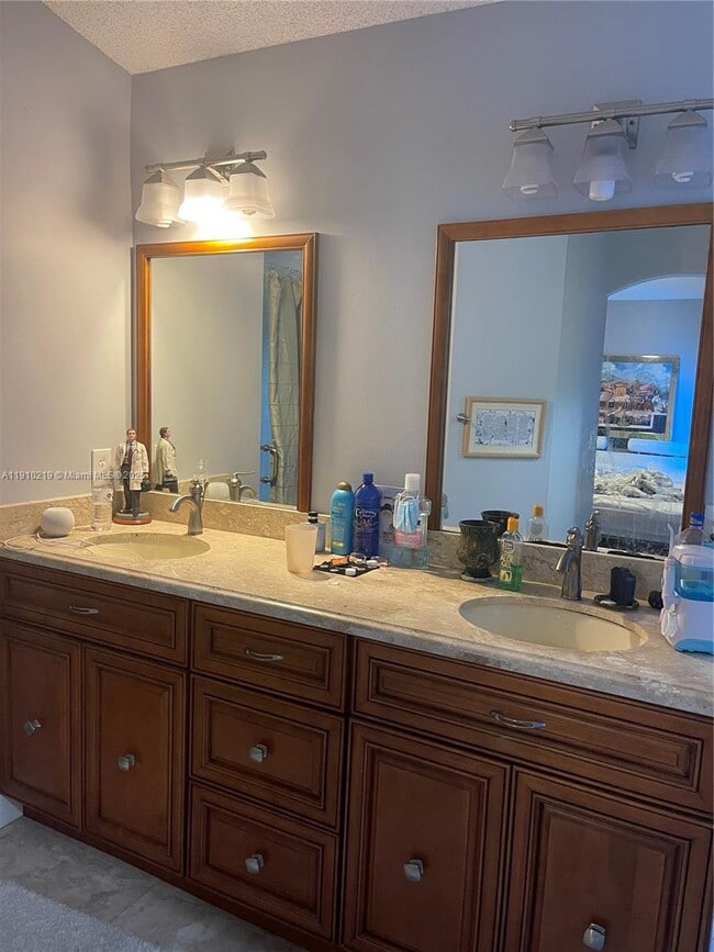 Building Photo - 3486 SW 51st St