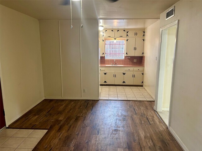 Building Photo - 1411 Indiana St