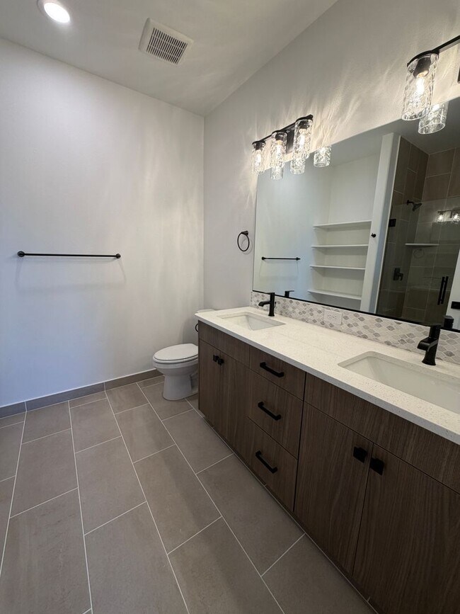 Building Photo - 6398 Melby Way NE