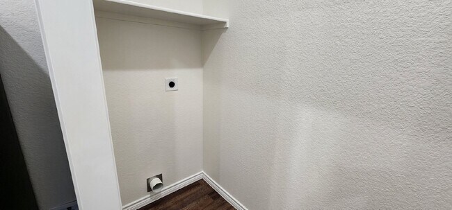 Building Photo - Act fast!  Don't let this opportunity slip by. Contact us today to schedule your showing!