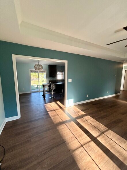 Building Photo - 301 Kraft St