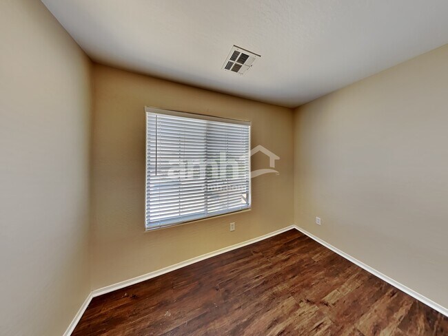 Building Photo - 19395 E Carriage Way