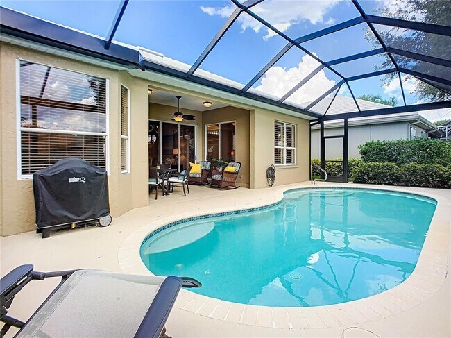 Building Photo - 539 Fallbrook Dr