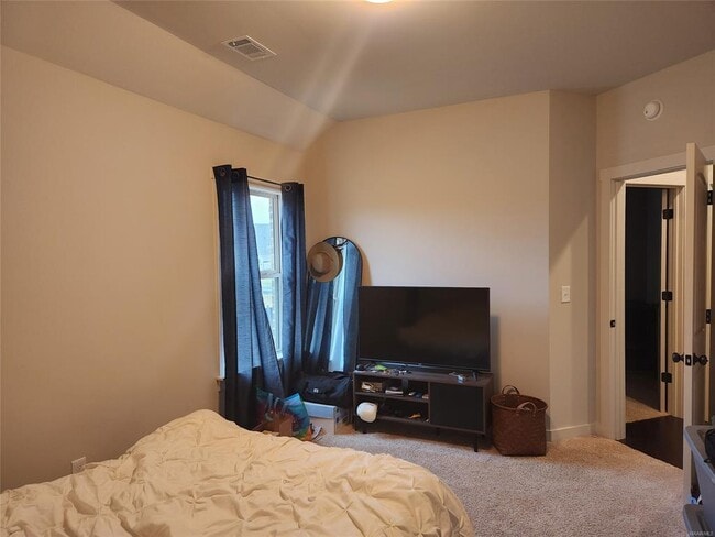Building Photo - 292 Hedgefield Dr