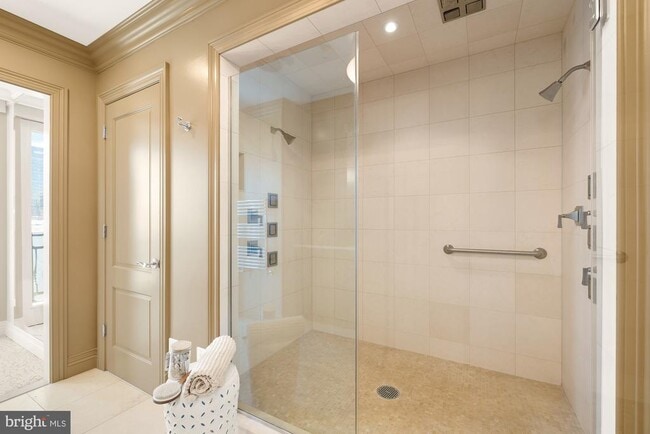 Building Photo - 622 Ponte Villas N