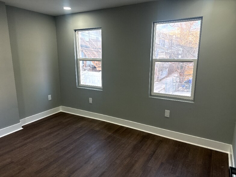 Building Photo - 1500 E Lafayette Ave