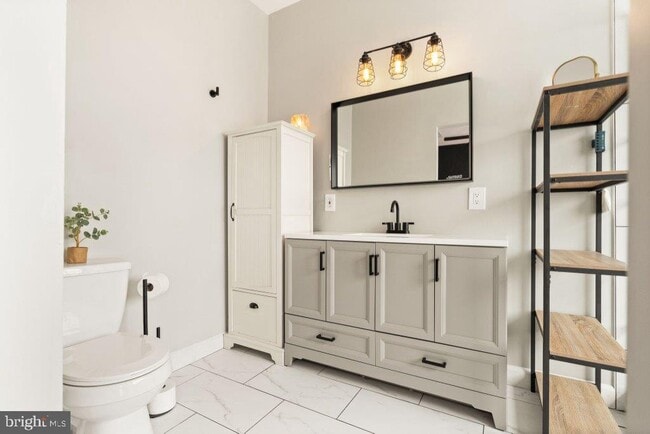 Building Photo - 10136 Pale Rose Loop