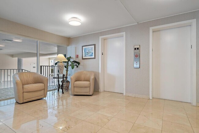 Building Photo - 630 Ocean Dr