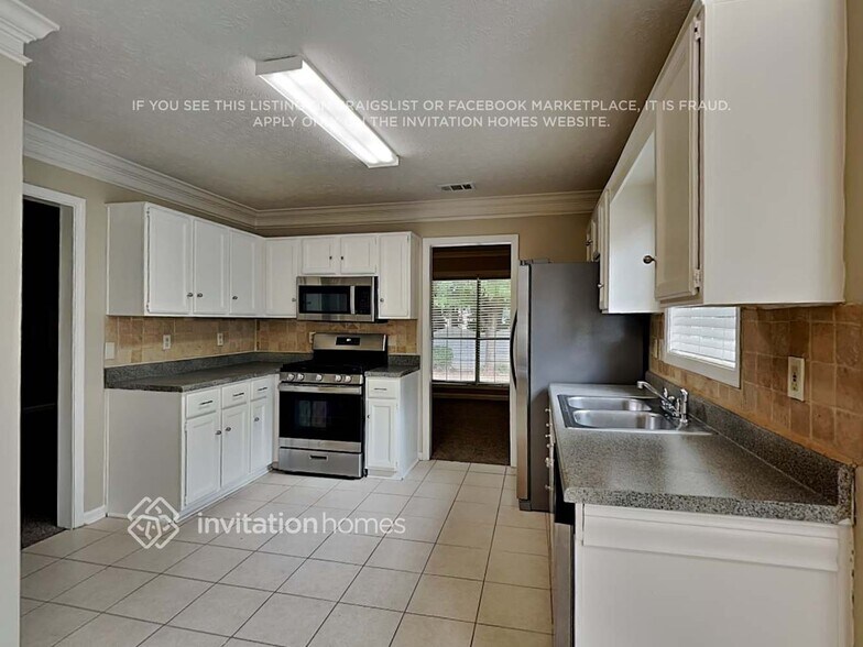 Building Photo - 650 Trellis Pond Ct