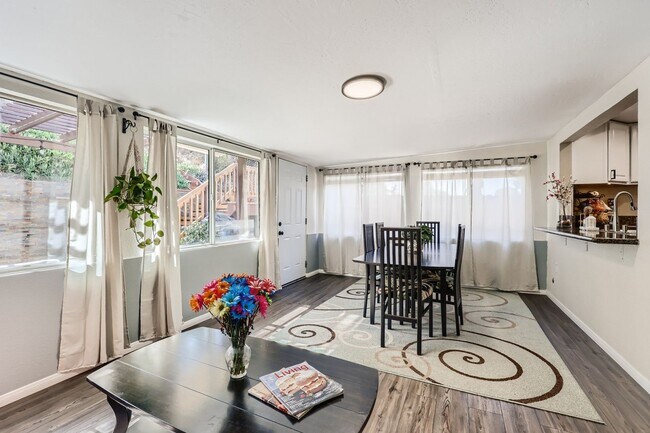 Building Photo - Charming 3-Bedroom, 2-Bath Home in a Cul-d...