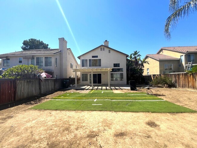 Building Photo - 4 bed, 2.5 bath located in Corona, CA!