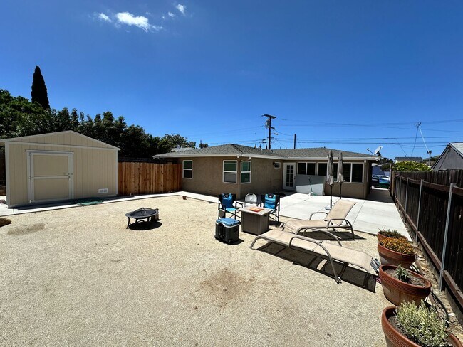 Building Photo - 5211 Tipton St