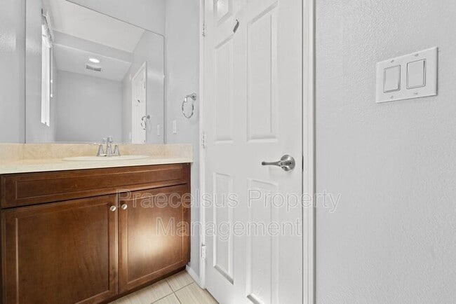 Building Photo - 2840 Athens Rd