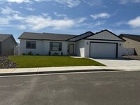 Building Photo - New Construction 3 bed, 2 bath!