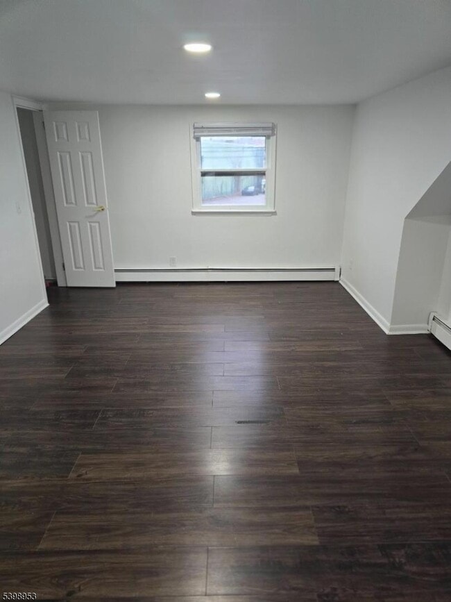 Building Photo - 18 Donna Dr