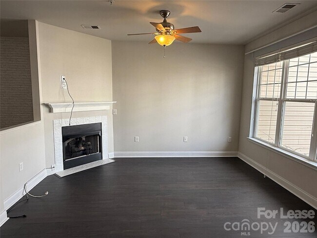 Building Photo - 6445 Terrace View Ct