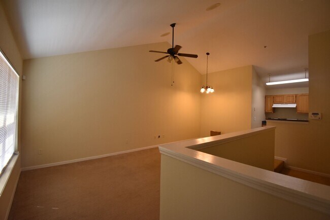 Building Photo - ORLANDO: 1 bed/1 Bath, Gated Community of ...