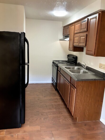 Building Photo - 6062 Donna-Jay Dr