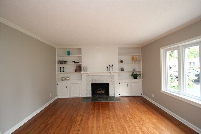 Building Photo - 5 Spruce Ln
