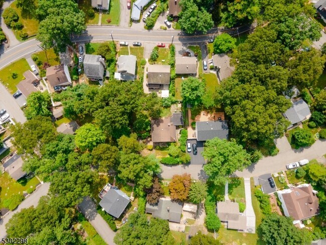 Building Photo - 31 Oliver Pl