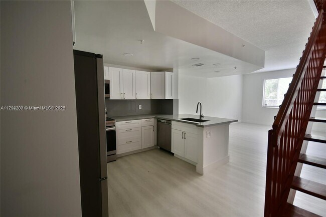Building Photo - 781 SW 148th Ave