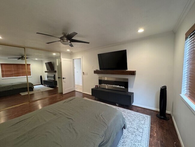 Building Photo - Fully Furnished/Unfurnished Condo for Rent...