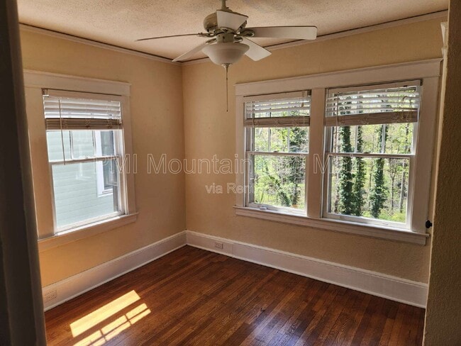 Building Photo - 39 Westover Dr