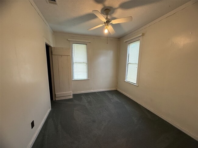 Building Photo - 1203 County Rd 254