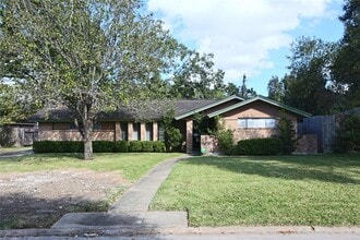 Building Photo - 7802 Valley View Ln