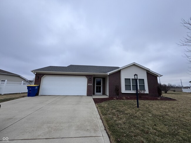 Primary Photo - 1206 W Sheffield Dr