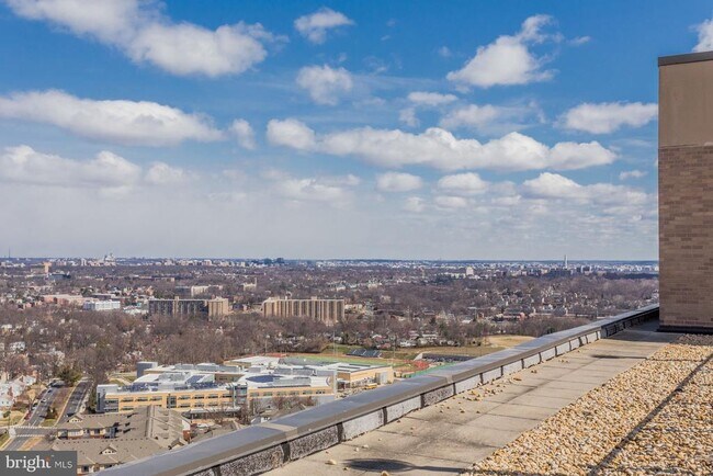Building Photo - 3705 S George Mason Dr