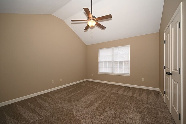 Building Photo - Two Bedroom & 2.5 Bath Townhome with 1 car garage in Oak Valley Estates