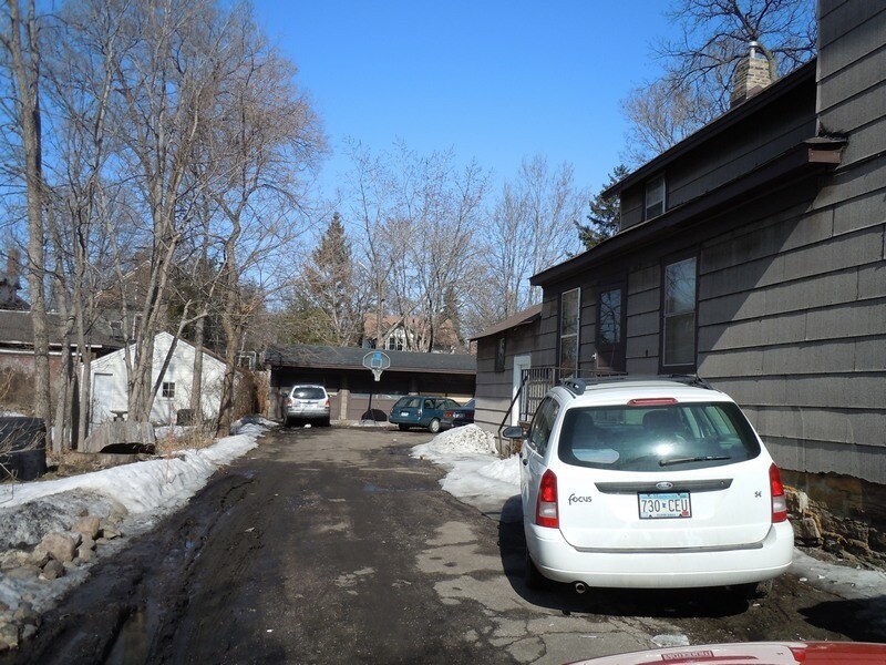 Building Photo - 415 4th St SE