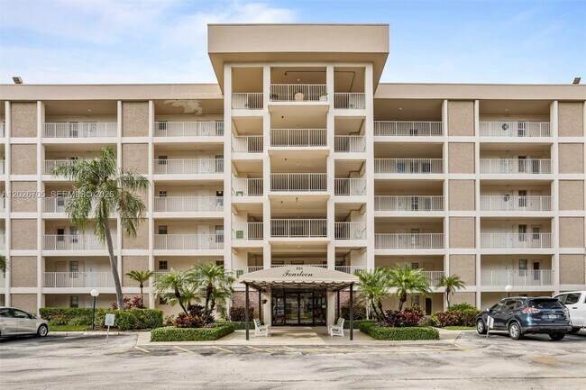 Building Photo - 2651 S Course Dr
