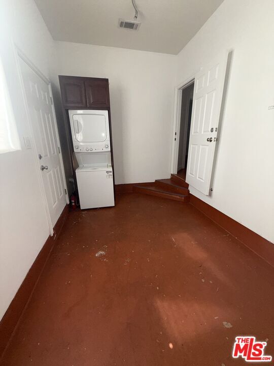 Building Photo - 2244 Ripple St