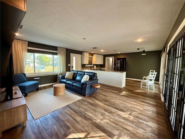 Building Photo - 2126 Craft Ln