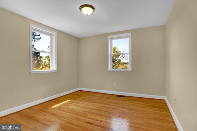 Building Photo - 23 Talbott Ave