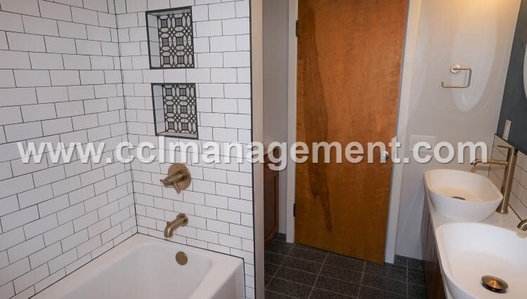 Building Photo - 501 W Dean Ave