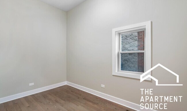 Building Photo - 2421 N Clybourn Ave