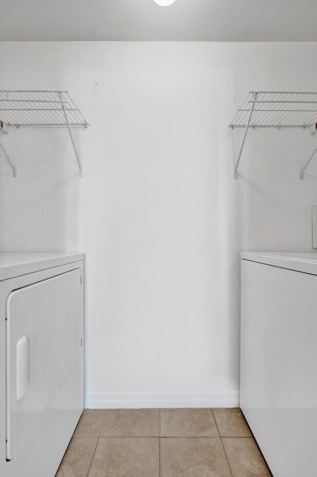 Building Photo - 600 S Dixie Hwy